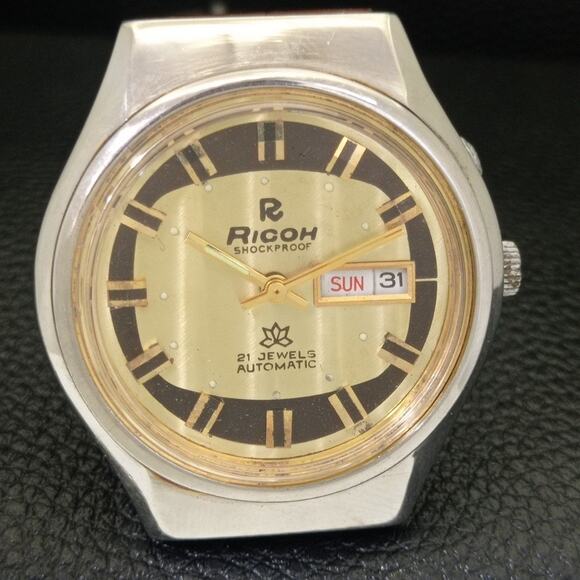 Vintage 1984 Ricoh Automatic Mens Silver Watch W/daydate & Gold accents - Picture 4 of 10